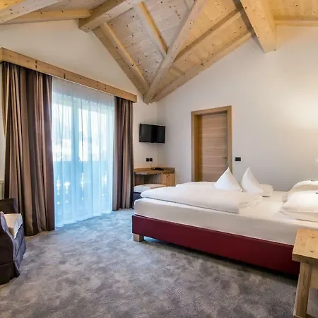 Hotel Posta Pederoa 3*